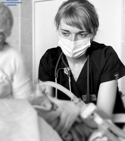 Анестезіологічне відділення з ліжками для інтенсивної терапії