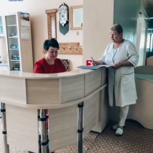 медичні сестри та молодший медичний персонал